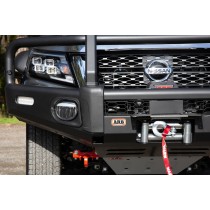 SUMMIT COMBAR SUIT MY21 NP300 MATT BLACK : Pare-chocs ARB robuste